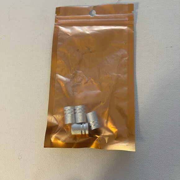 Dodge Logo Valve Stem Caps in Silver set of 4 NWT - Picture 5 of 5